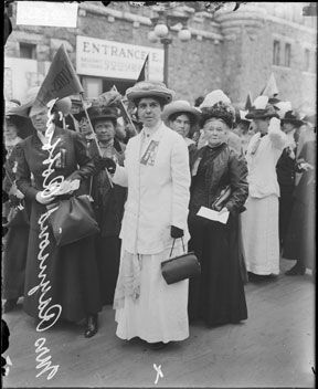 Margaret Dreier Robins in front of the Coliseum, June 1912