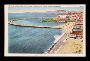 Municipal Auditorium and Ranbow Pier